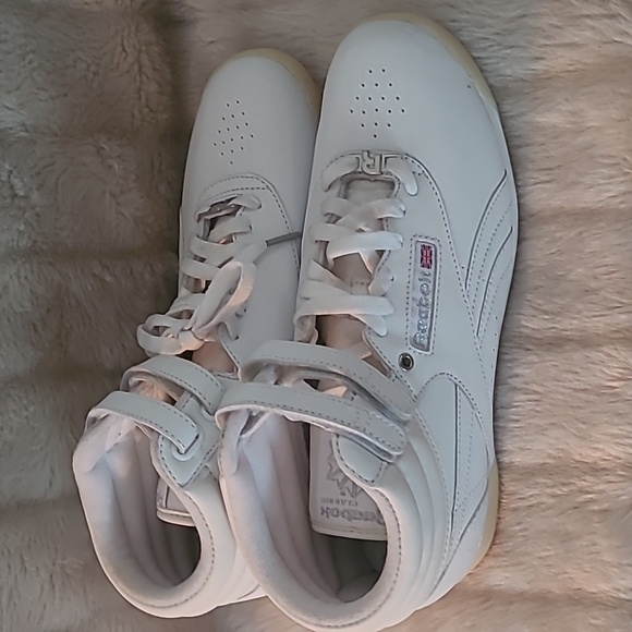 Reebok Classic White Sneakers - Picture 2 of 3